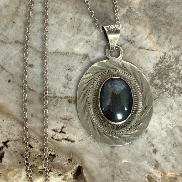 Taxco Jewelry - VTG Sterling Silver Taxco 925 Oval Hematite Etched Pendant Necklace 18" Chain